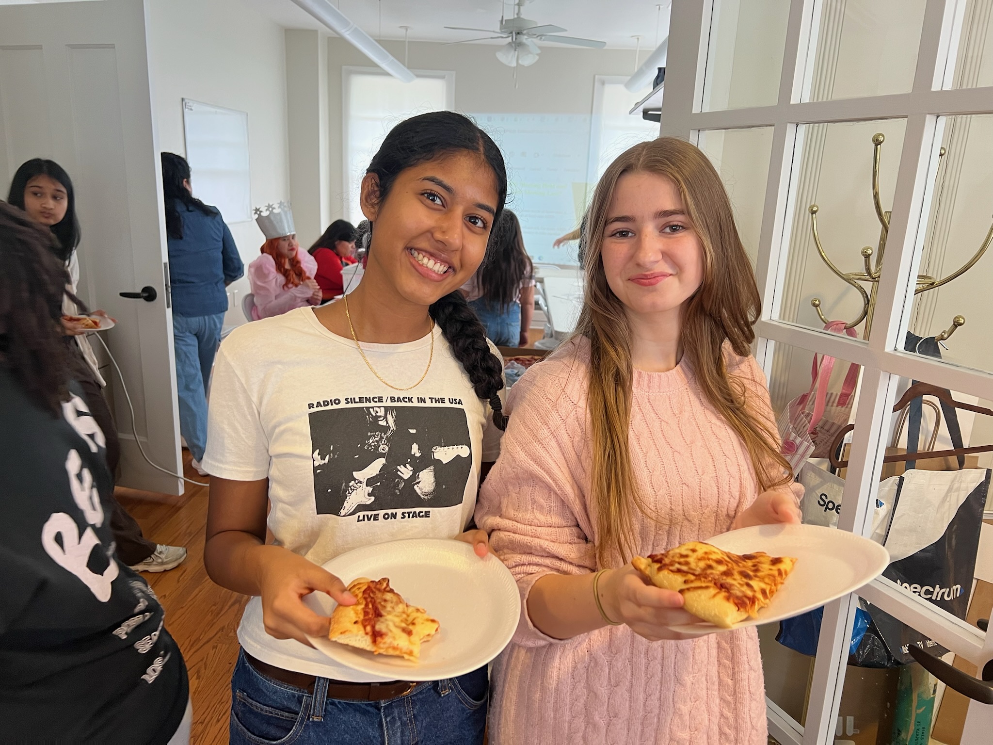 Halloween arts and crafts event photo 11